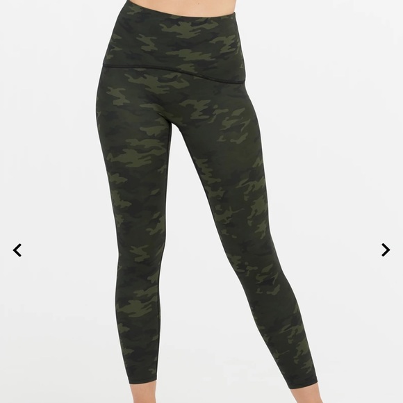 SPANX Booty Boost 7/8 Leggings CAMO - Picture 2 of 7